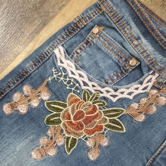 V Cristina Blue Skinny Jeans with Floral Embroidery - Picture 3 of 8